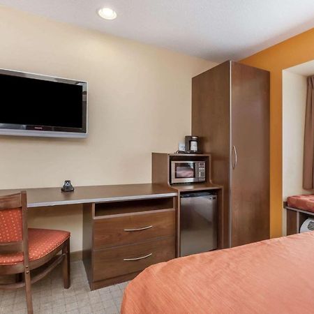 Microtel Inn & Suites By Wyndham Verona Exterior photo