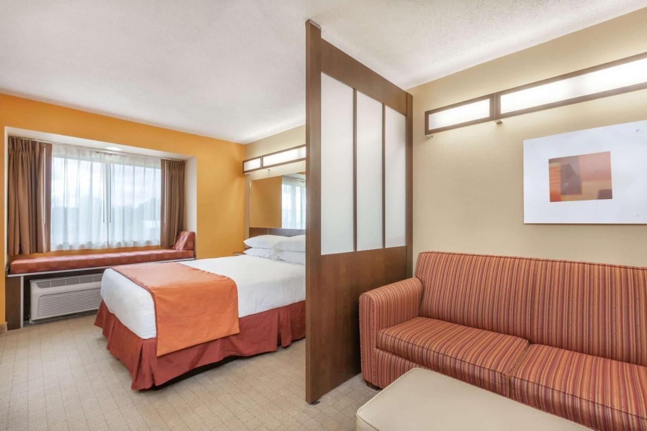 Microtel Inn & Suites By Wyndham Verona Exterior photo