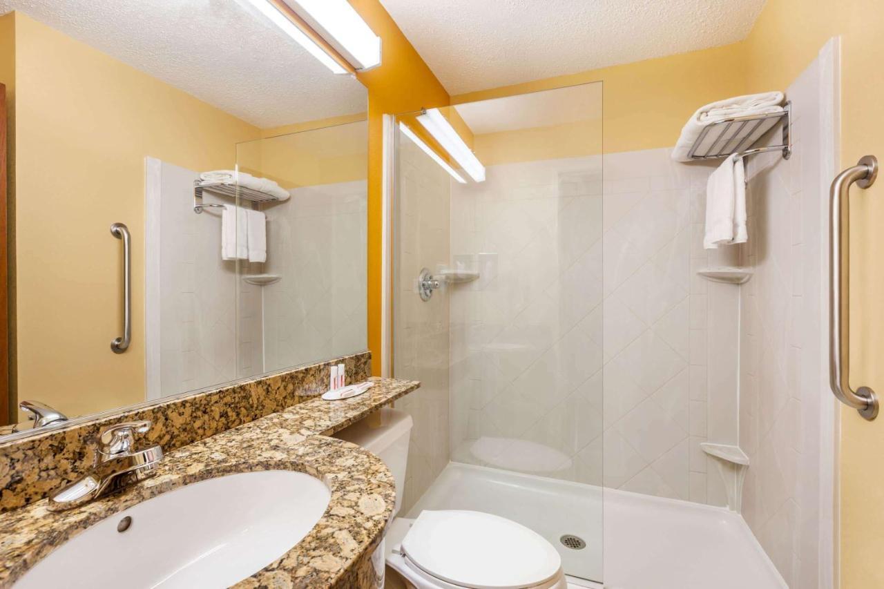 Microtel Inn & Suites By Wyndham Verona Exterior photo