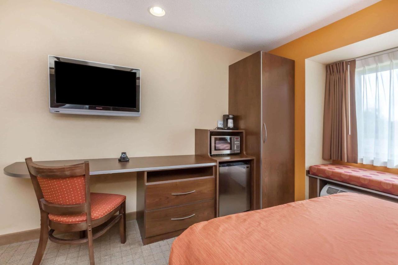 Microtel Inn & Suites By Wyndham Verona Exterior photo